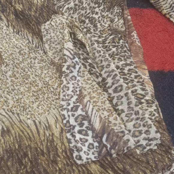 COPY - NWT Leopard top Amanda Collection - Picture 4 of 7